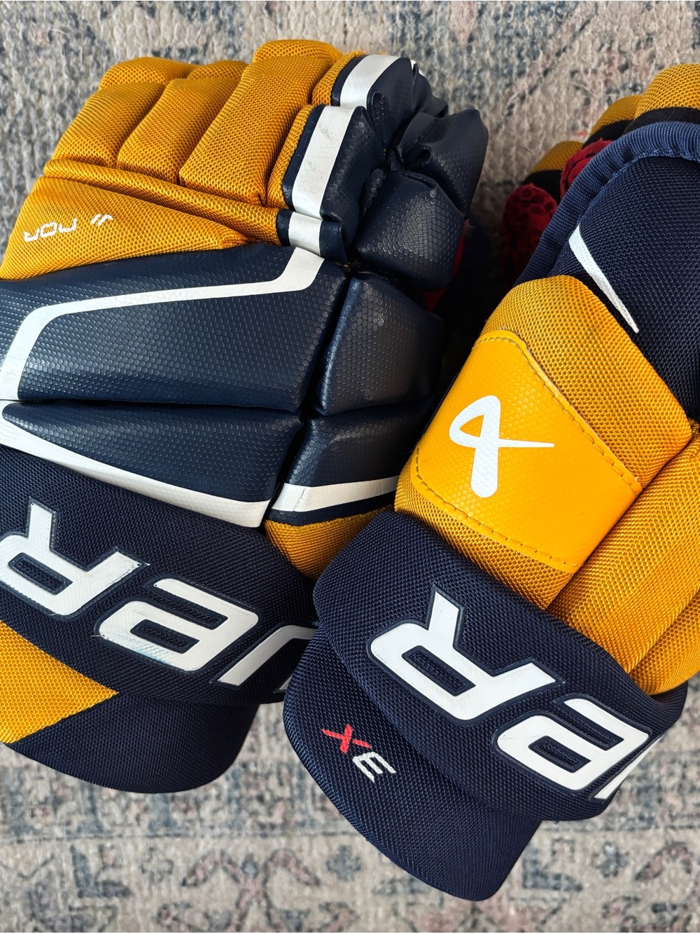 Bauer junior Hockey Gloves